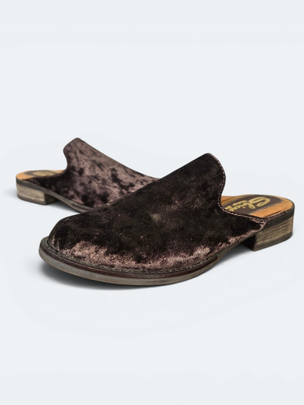 Sbicca Jeppy Crushed Velvet Mules Brown Size 8
